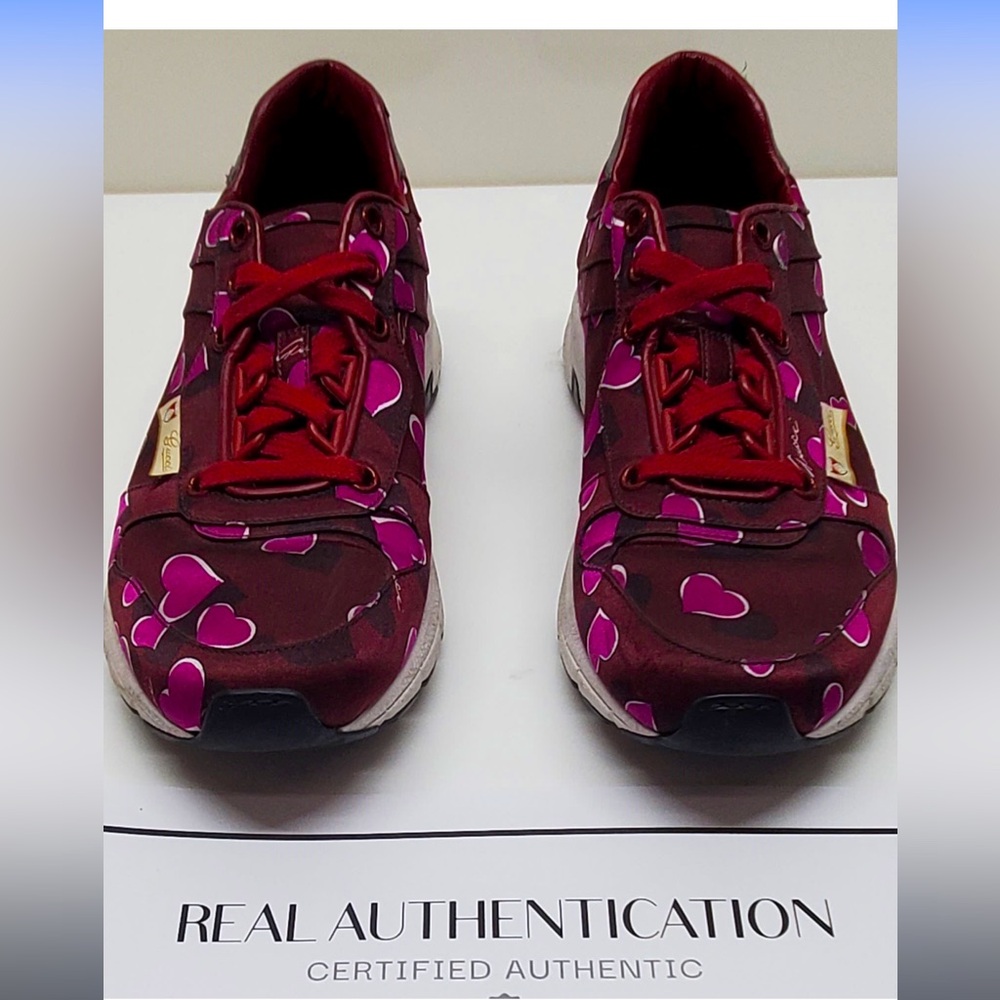 GUCCI RARE Satin Magenta Heartbeat LOVE IS BLIND Lowcut Sneaker Sz 37